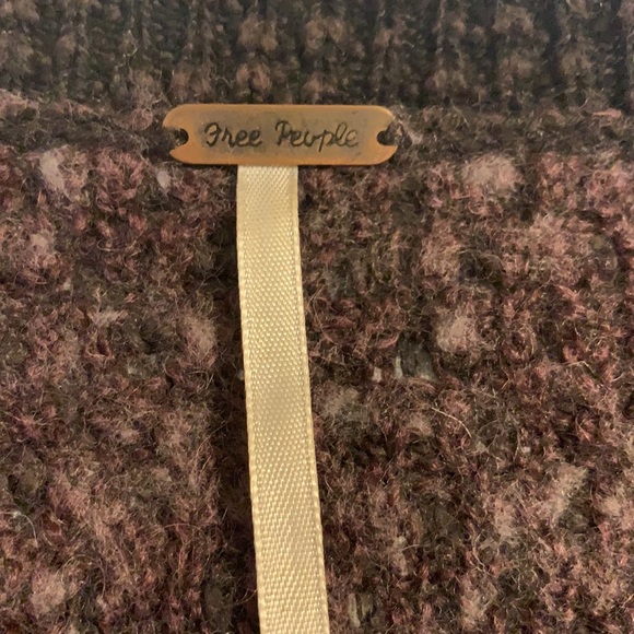 Free People sweater, size Medium (no size label) - Picture 5 of 6